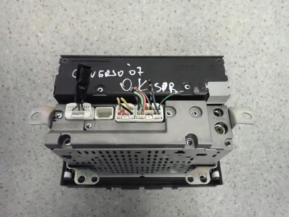 TOYOTA COROLLA VERSO 04-08 RADIO FABRYCZNE 7/8