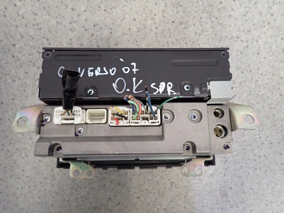 TOYOTA COROLLA VERSO 04-08 RADIO FABRYCZNE 8/8