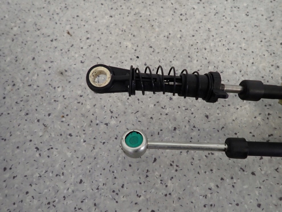 TOYOTA YARIS II 1.4 D4D 06-09 LINKI ZMIANY BIEGÓW 2/4