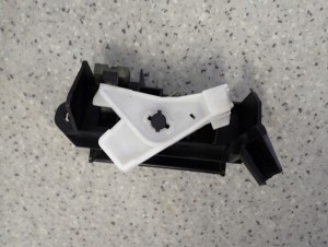 TOYOTA COROLLA E12 02- KLAMKA KLAPY TYŁ KOMBI 6/6 MINIATURA