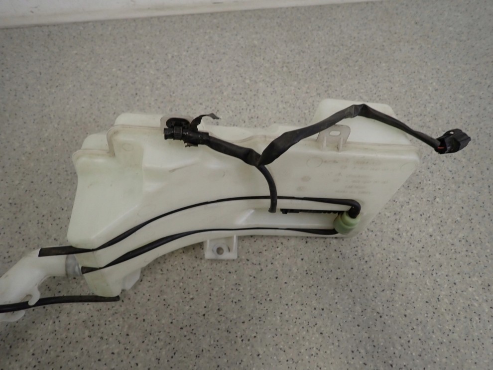 MITSUBISHI COLT CZ3 04- ZBIORNICZEK SPRYSKIWACZY 4/7