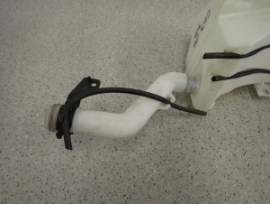 MITSUBISHI COLT CZ3 04- ZBIORNICZEK SPRYSKIWACZY 3/7 MINIATURA