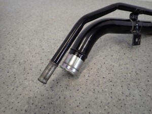 SUZUKI SWIFT MK7 10- RURA WLEWU PALIWA BENZYNA 4/7 MINIATURA