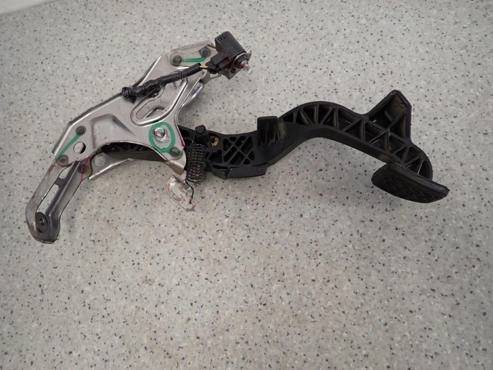 TOYOTA YARIS II 06- PEDAŁ SPRZĘGŁA 1/7