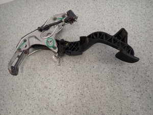 TOYOTA YARIS II 06- PEDAŁ SPRZĘGŁA