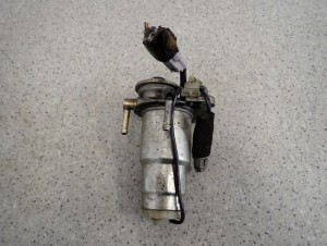 TOYOTA COROLLA E12 2.0 D4D 02-07 PODSTAWA FILTRA PALIWA