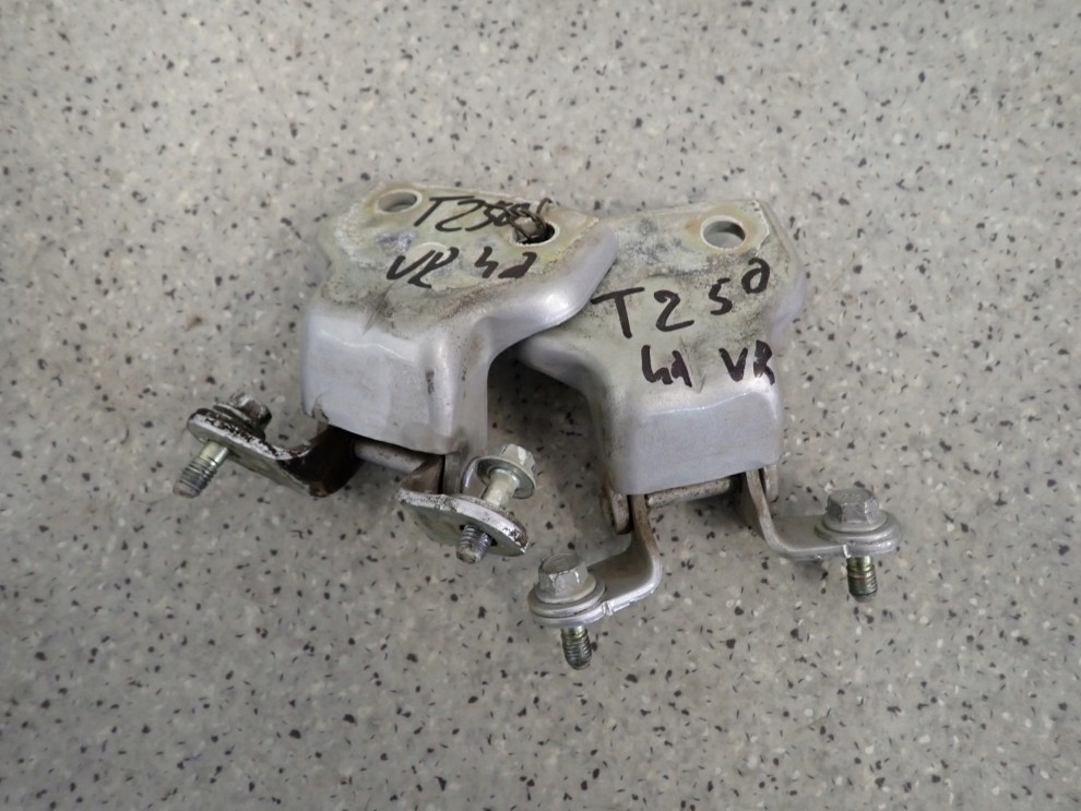 CHEVROLET AVEO T250 4D 07- ZAWIASY DRZWI PRZEDNIE PRAWE 2/4