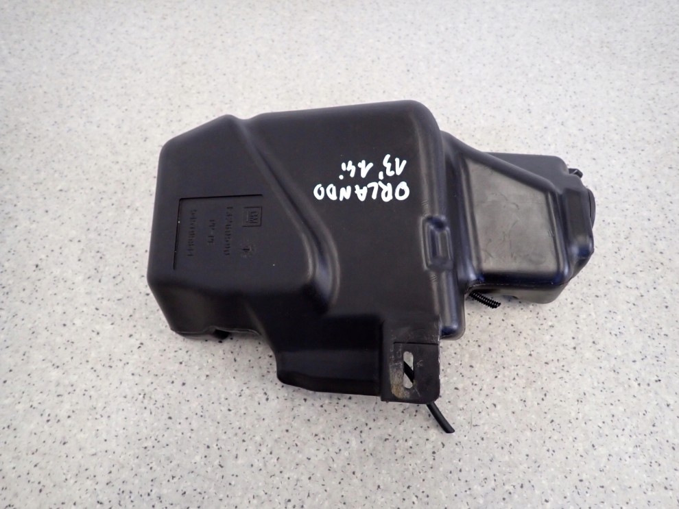 CHEVROLET ORLANDO 10- ZBIORNICZEK PŁYNU DO SPRYSKIWACZY 1/7