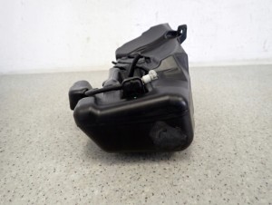 CHEVROLET ORLANDO 10- ZBIORNICZEK PŁYNU DO SPRYSKIWACZY 6/7 MINIATURA