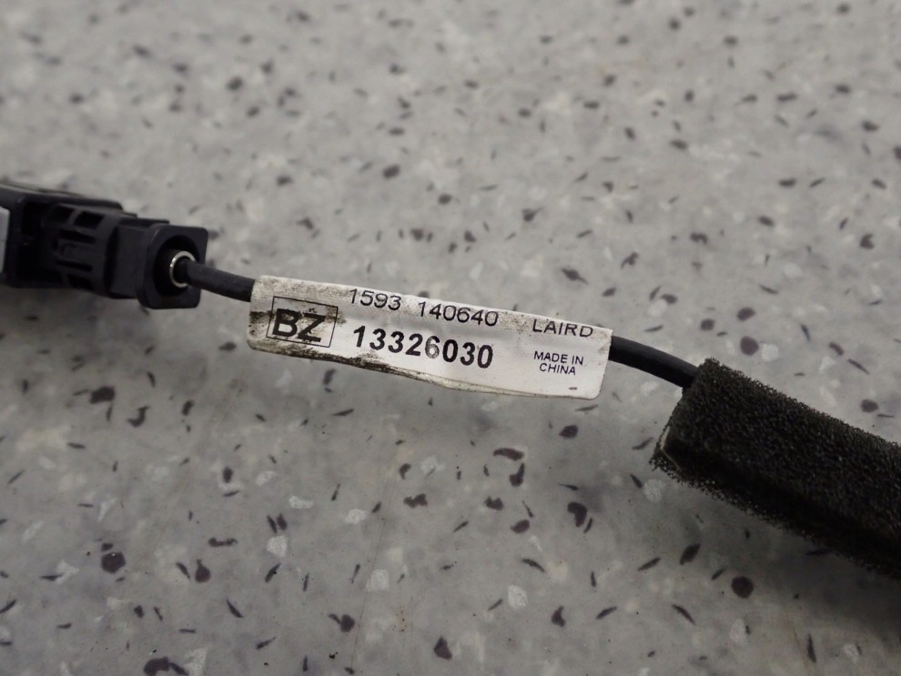 CHEVROLET ORLANDO 10- ANTENA DACHOWA BAT 3/5