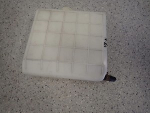 SUZUKI SPLASH 1.2I 08-14 ZBIORNICZEK WYRÓWNAWCZY BENZYNA 2/5 MINIATURA