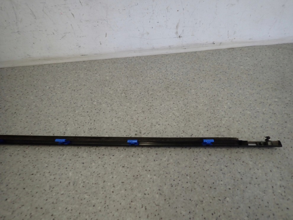 HYUNDAI i30 KOMBI 06- I30 LISTWA ZGARNIAJĄCA TYLNA LEWA PARAPET 6/6