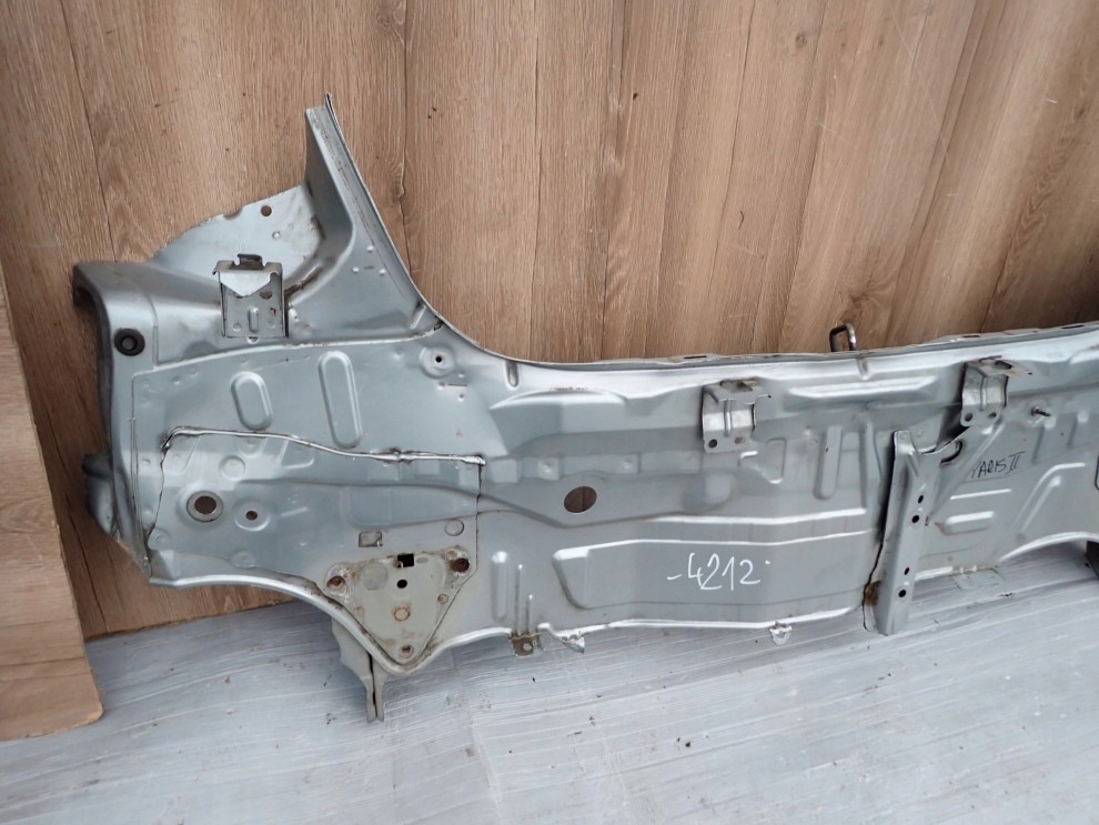TOYOTA YARIS II 06-11 PAS TYLNY 2/9
