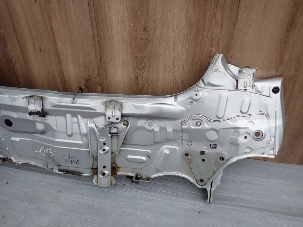 TOYOTA YARIS II 06-11 PAS TYLNY 3/7