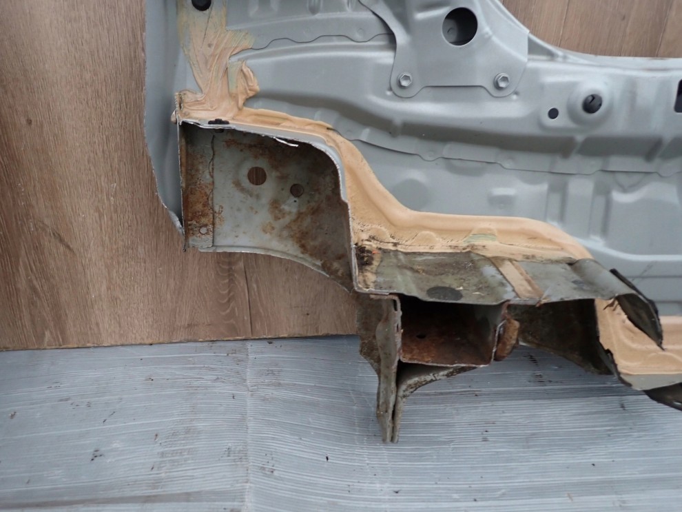 TOYOTA YARIS II 06-11 PAS TYLNY 7/7