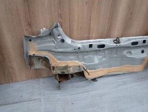 TOYOTA YARIS II 06-11 PAS TYLNY 6/7 MINIATURA