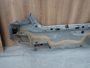 TOYOTA YARIS II 06-11 PAS TYLNY 8T1 5/6 MINIATURA