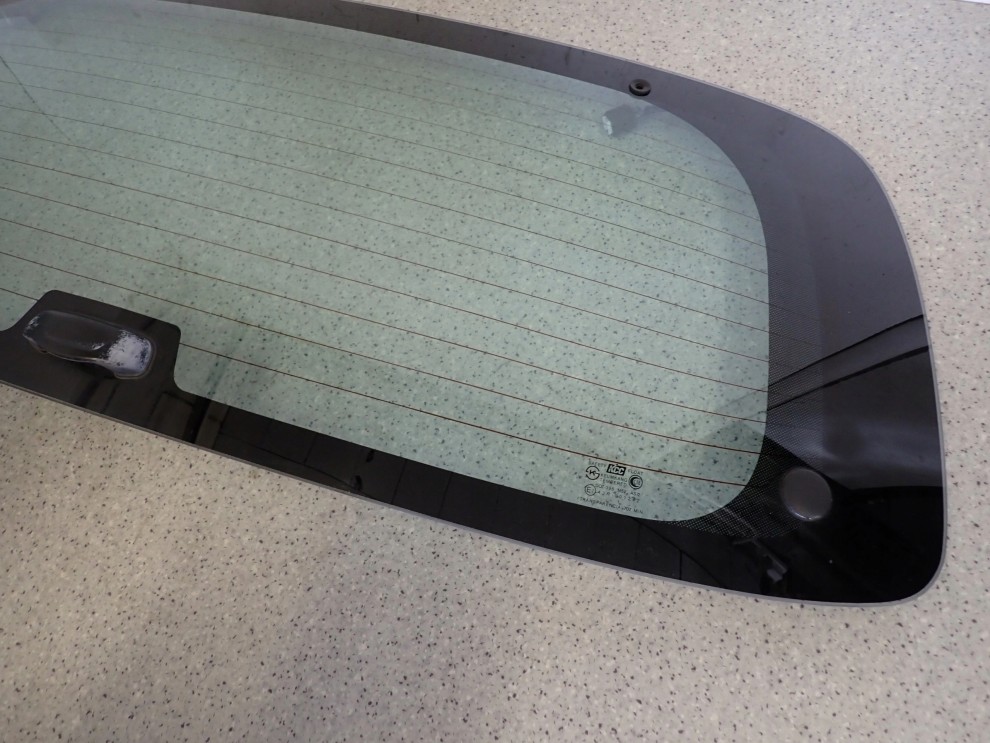 HYUNDAI SANTA FE I 01-06 SZYBA TYLNA KLAPY BAGAŻNIKA 5/8