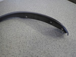 SUZUKI IGNIS 00-03 LISTWA BŁOTNIKA TYLNA LEWA 5/13 MINIATURA