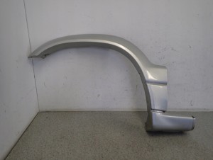 SUZUKI GRAND VITARA 99- LISTWA BŁOTNIKA LEWA 2/8 MINIATURA