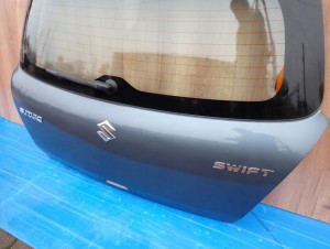 SUZUKI SWIFT MK6 04-09 KLAPA BAGAŻNIKA SZYBA TYLNA ZY4 6/10 MINIATURA