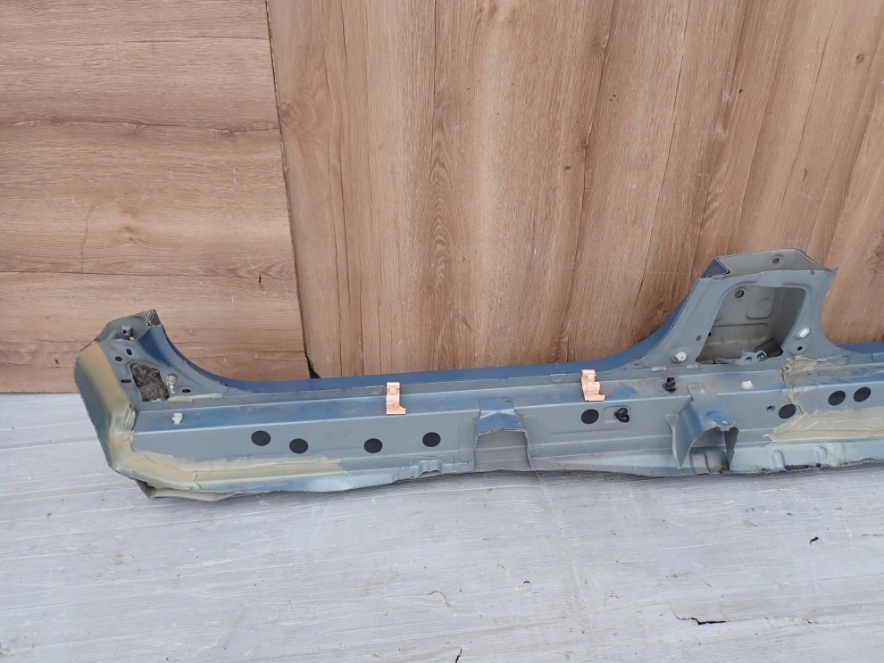 TOYOTA YARIS II 06-11 PRÓG PRAWY 8T1 9/12