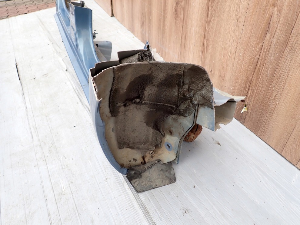 TOYOTA YARIS II 06-11 PRÓG LEWY 8T1 6/11