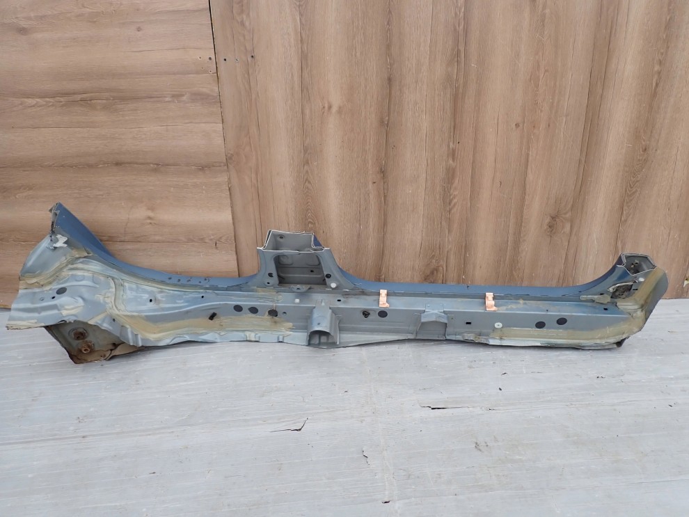 TOYOTA YARIS II 06-11 PRÓG LEWY 8T1 9/11