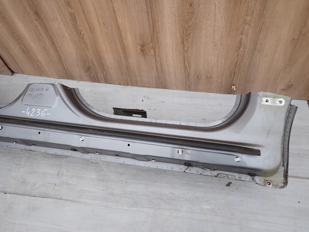 CHEVROLET ORLANDO 10- PRÓG PRAWY GYM 4/11