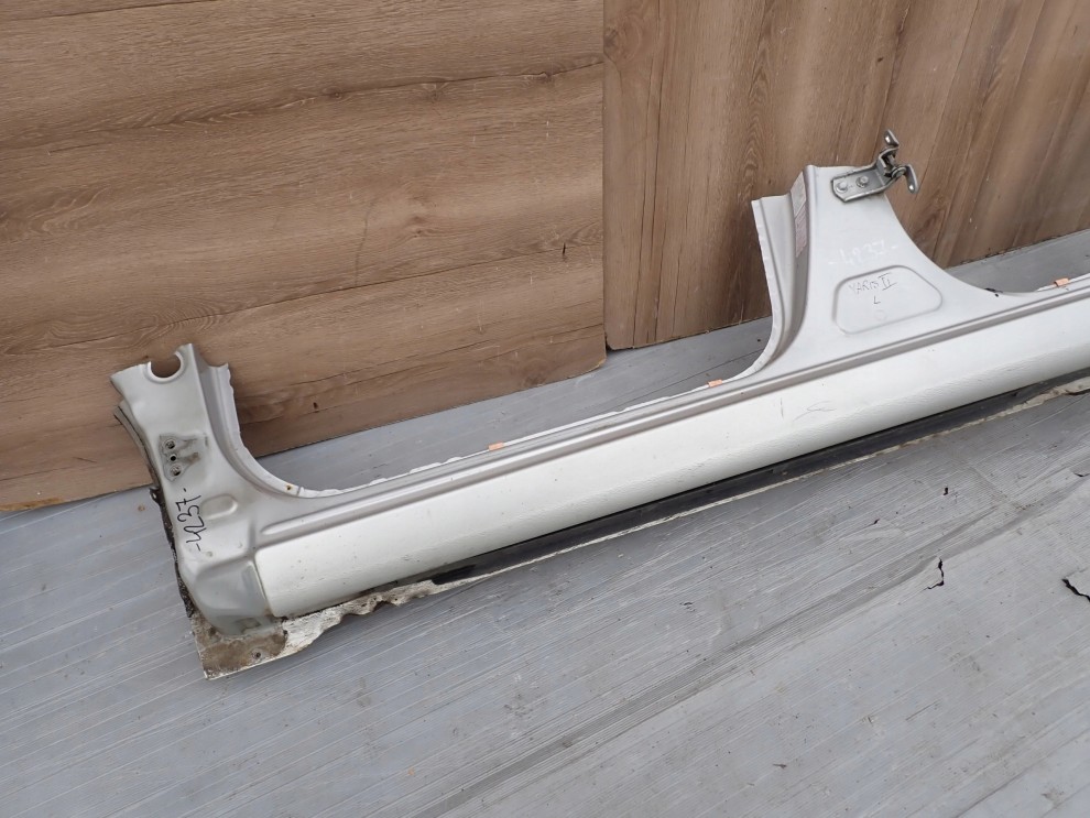 TOYOTA YARIS II 06-11 PRÓG LEWY RANT BŁOTNIKA 2/10