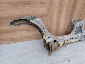 TOYOTA YARIS II 06-11 PRÓG LEWY RANT BŁOTNIKA 9/10 MINIATURA