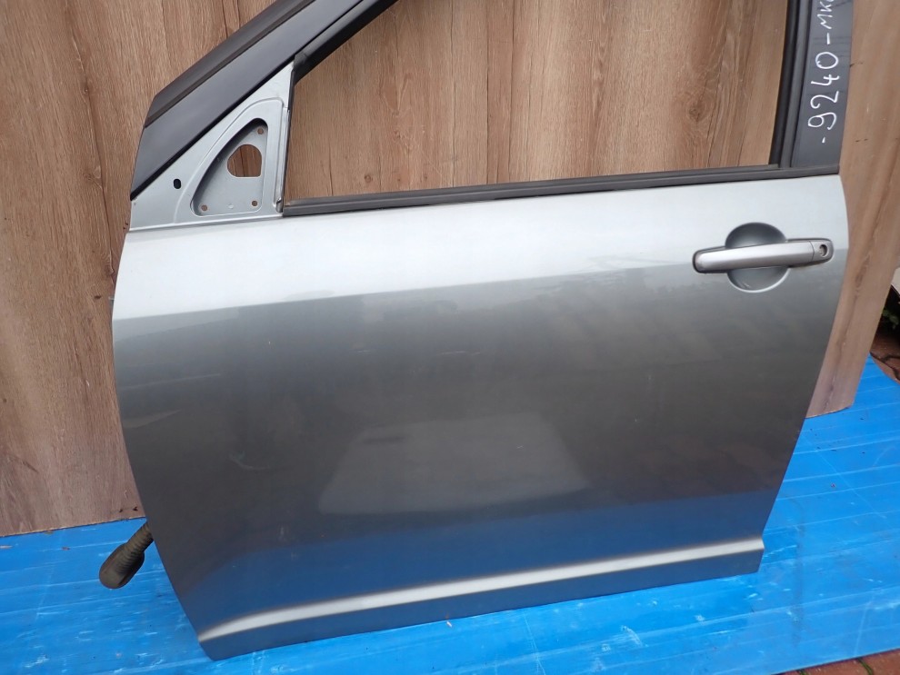 SUZUKI SWIFT 5d MK6 04-09 DRZWI PRZEDNIE LEWE ZCD 4/11