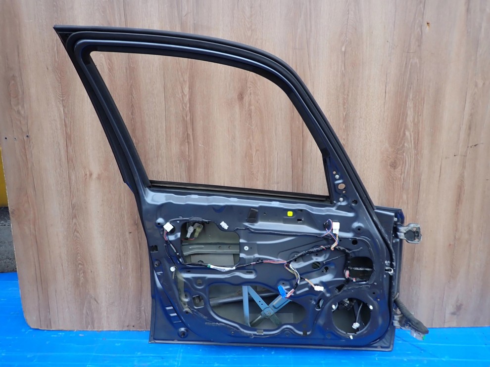 SUZUKI SX4 06-12 DRZWI PRZEDNIE LEWE ZY4 9/10