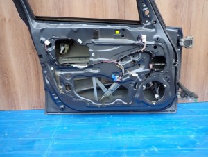 SUZUKI SX4 06-12 DRZWI PRZEDNIE LEWE ZY4 10/10 MINIATURA