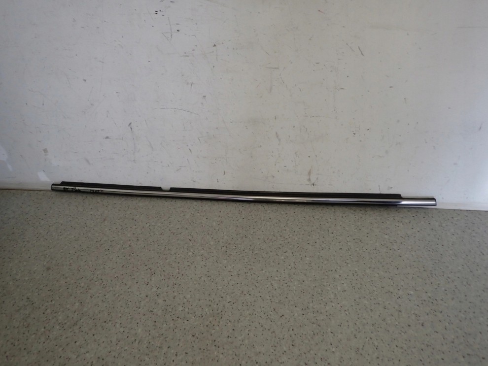 TOYOTA AVENSIS T25 03- LISTWA DRZWI ZGARNIAJĄCA TYŁ PRAWA CHROM PARAPET 2/8