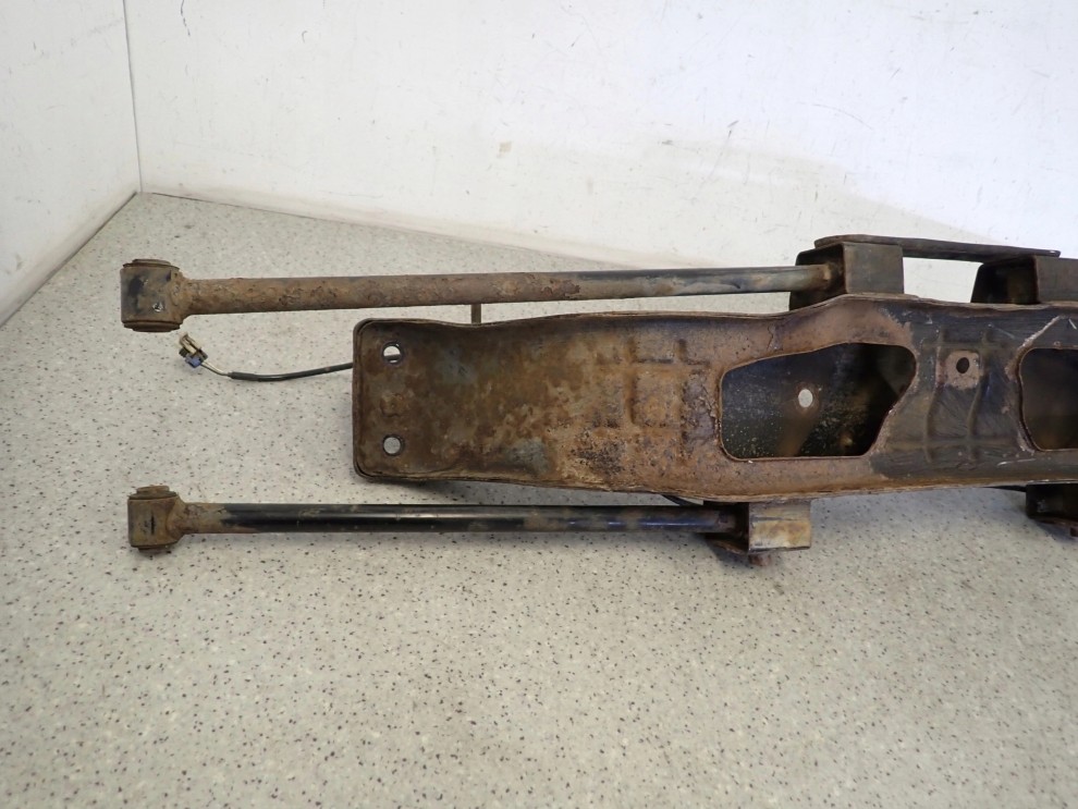 LACETTI NUBIRA KOMBI 03- BELKA ZAWIESZENIA TYLNEGO 9/9