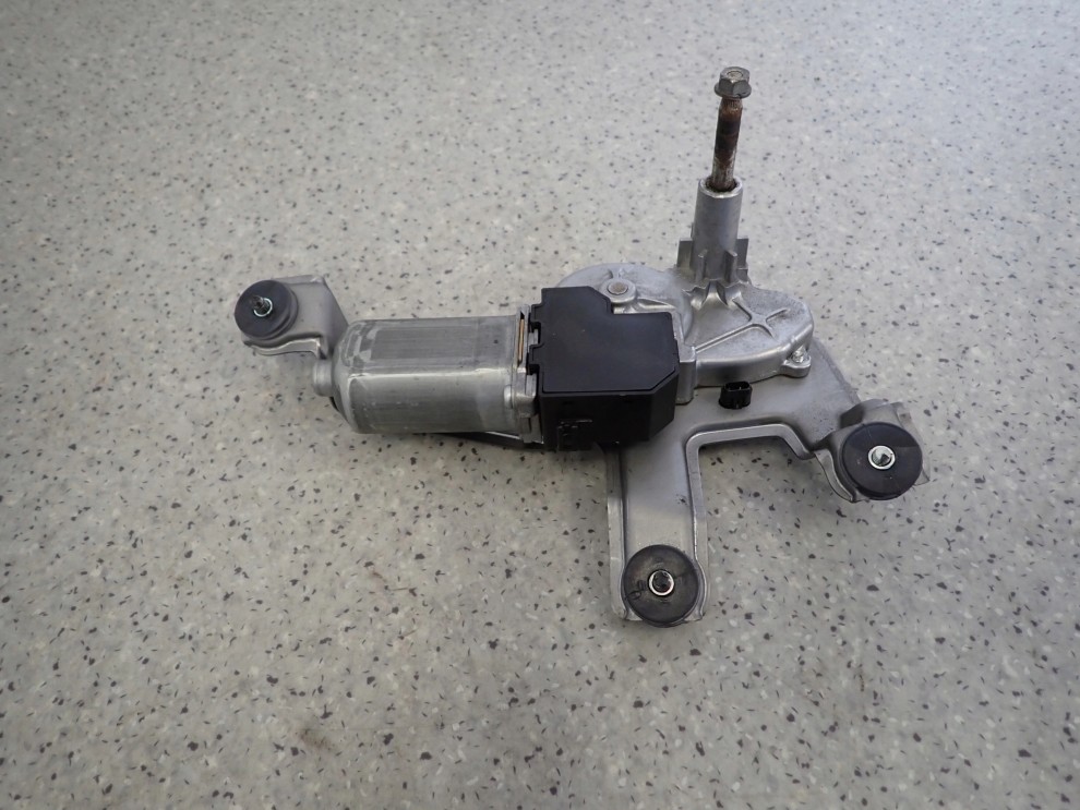 TOYOTA COROLLA VERSO 04- SILNICZEK WYCIERACZKI TYŁ KLAPY 2/6