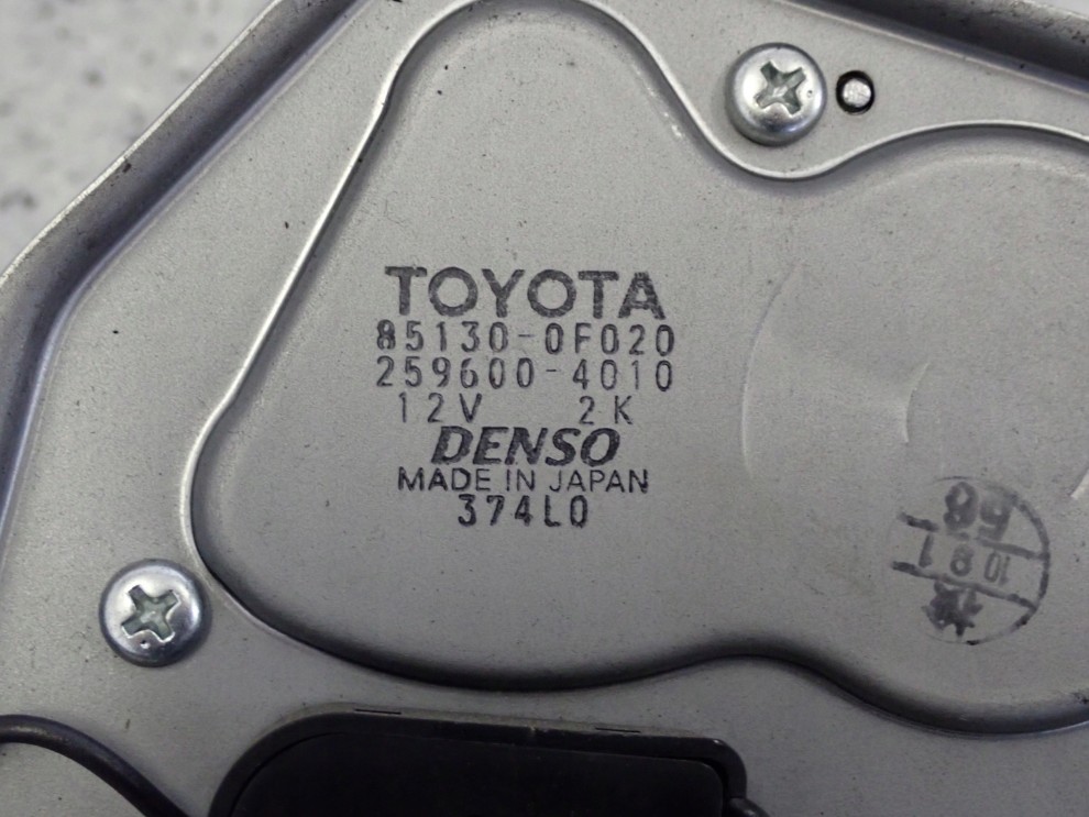 TOYOTA COROLLA VERSO 04- SILNICZEK WYCIERACZKI TYŁ KLAPY 5/6