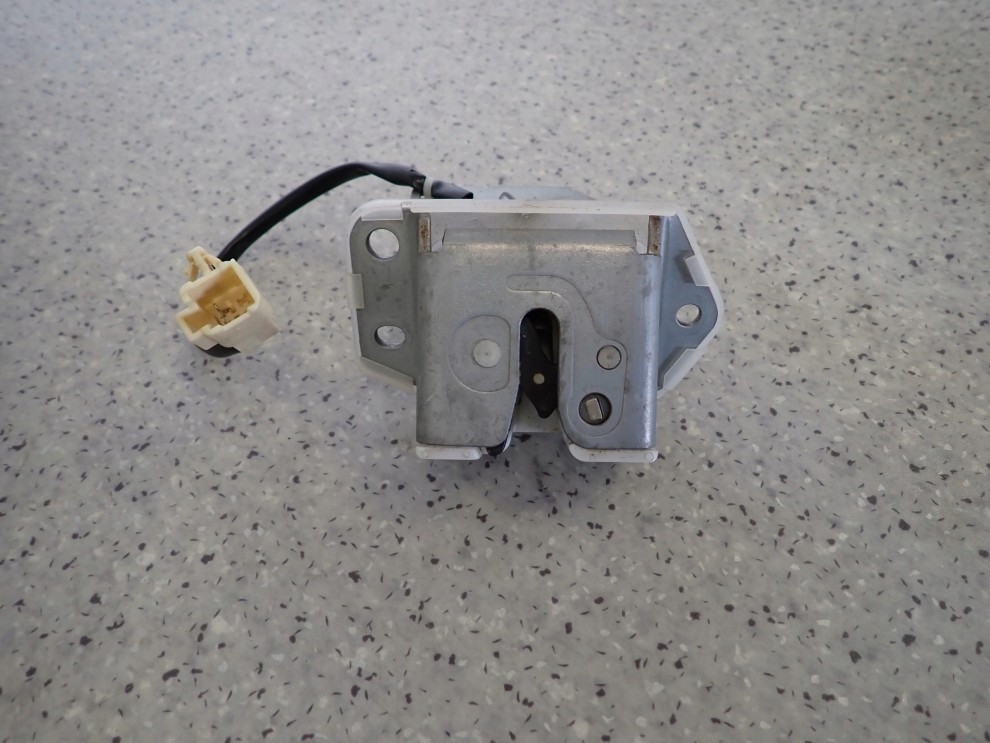 SUZUKI SPLASH 08-14 ZAMEK KLAPY BAGAŻNIKA 7/8