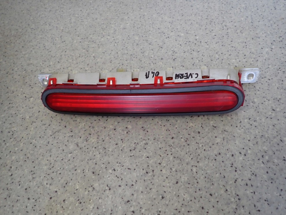 SUZUKI SPLASH 08-14 LAMPA LAMPKA III STOP STOPU 1/8