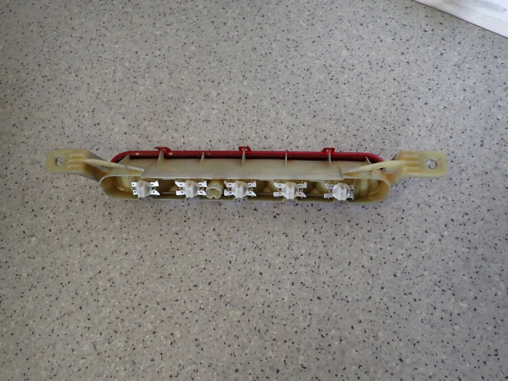 SUZUKI SPLASH 08-14 LAMPA LAMPKA III STOP STOPU 4/8