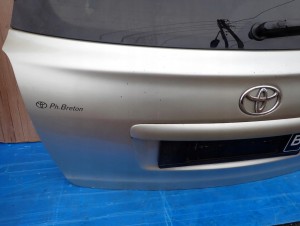 TOYOTA AVENSIS T25 KOMBI 03- KLAPA TYLNA SZYBA 1C0 8/15 MINIATURA