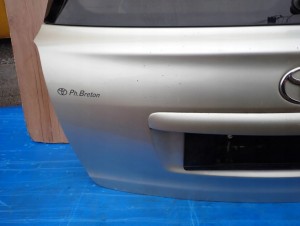 TOYOTA AVENSIS T25 KOMBI 03- KLAPA TYLNA SZYBA 1C0 13/15 MINIATURA