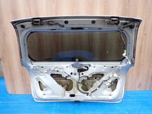 TOYOTA AVENSIS T25 KOMBI 03- KLAPA TYLNA SZYBA 1C0 14/15 MINIATURA