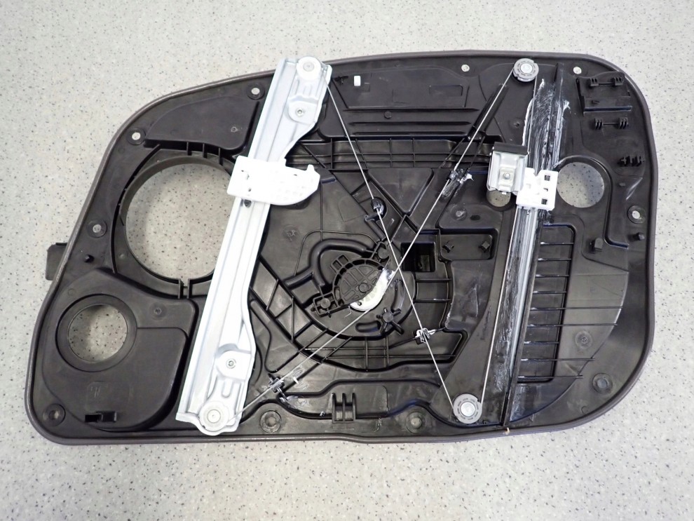 HYUNDAI I30 II 12-16 PODNOŚNIK PANEL SZYBY PRZEDNI LEWY 82471-A6000 1/6