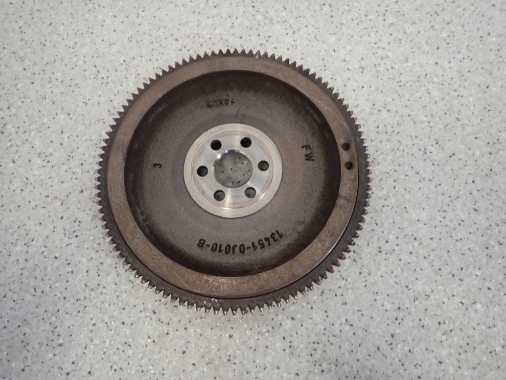 TOYOTA YARIS 1.0 BENZ 99-05 KOŁO ZAMACHOWE 2/4