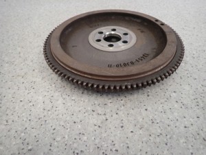 TOYOTA YARIS 1.0 BENZ 99-05 KOŁO ZAMACHOWE 3/4 MINIATURA