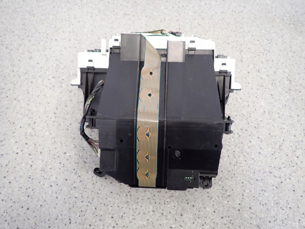 TOYOTA YARIS I 99-02 1.0 BENZYNA ZEGARY LICZNIK 9/10