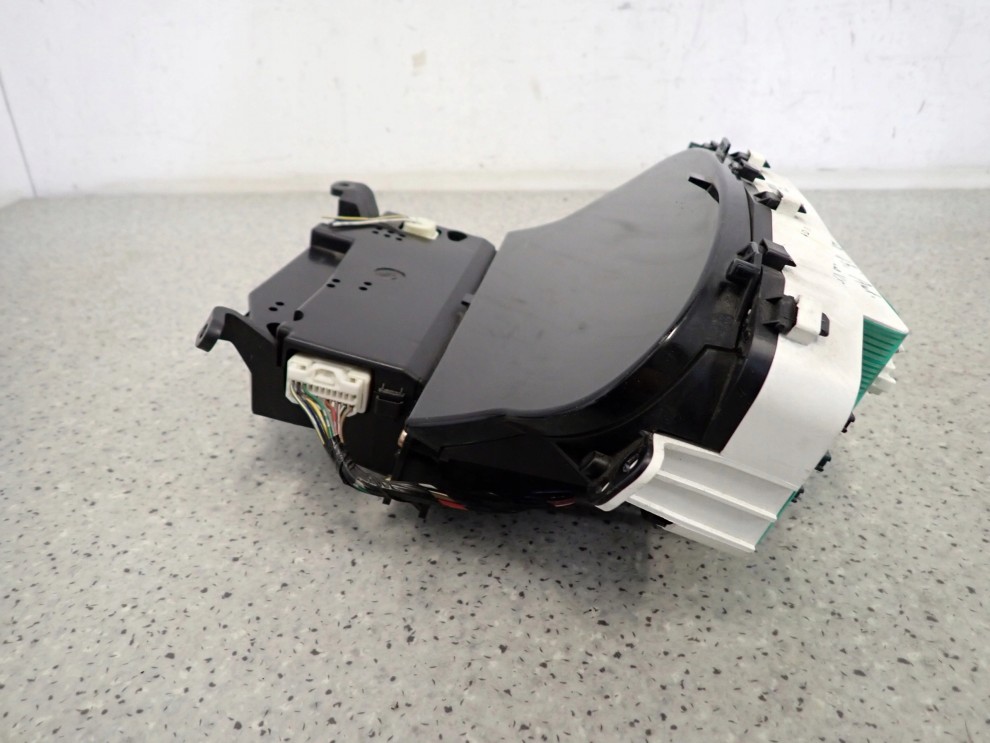 TOYOTA YARIS I 99-02 1.0 BENZYNA ZEGARY LICZNIK 10/10