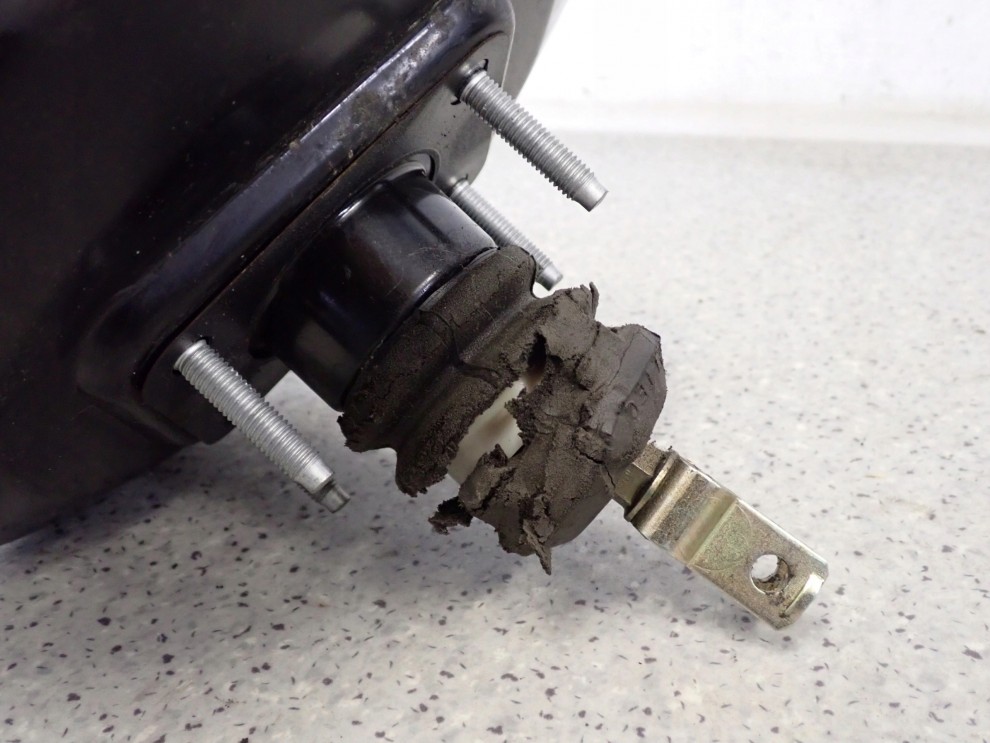 TOYOTA YARIS I 99-05 SERWO HAMULCOWE POMPA 6/6